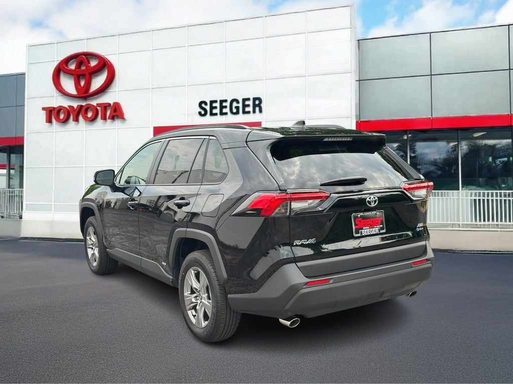 2025 Toyota RAV4 Hybrid XLE