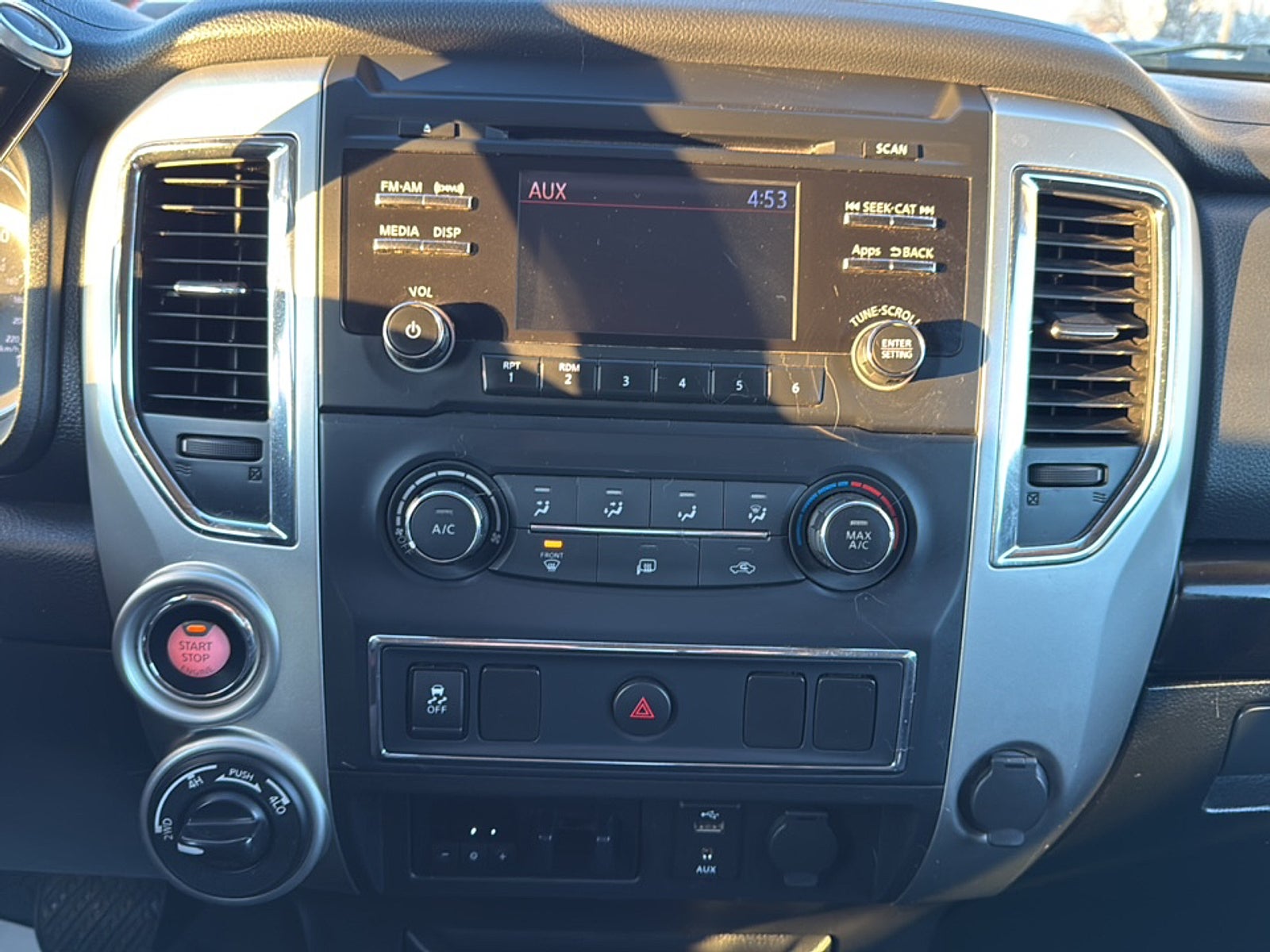 2017 Nissan Titan XD SV