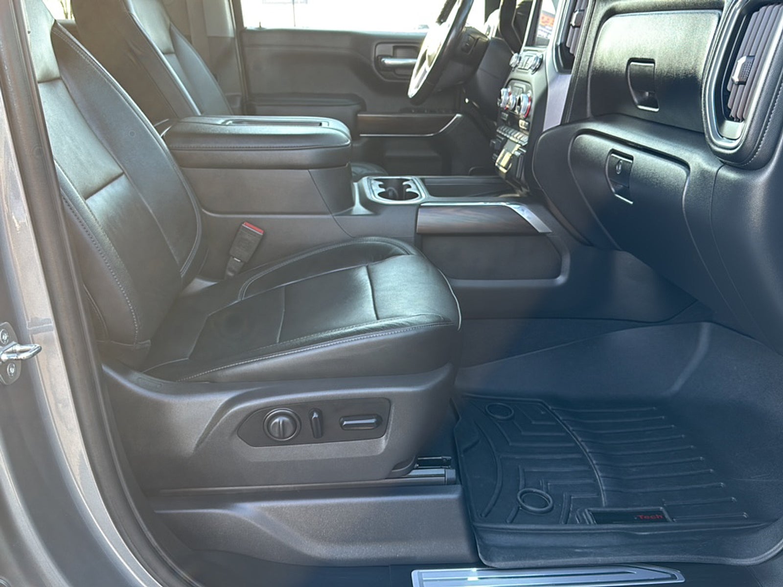 2020 GMC Sierra 1500 4WD Crew Cab Short Box SLT