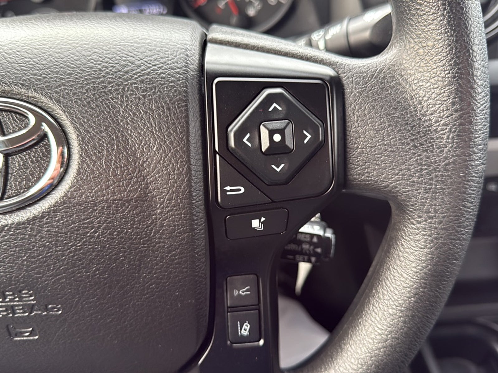 2023 Toyota Tacoma SR V6