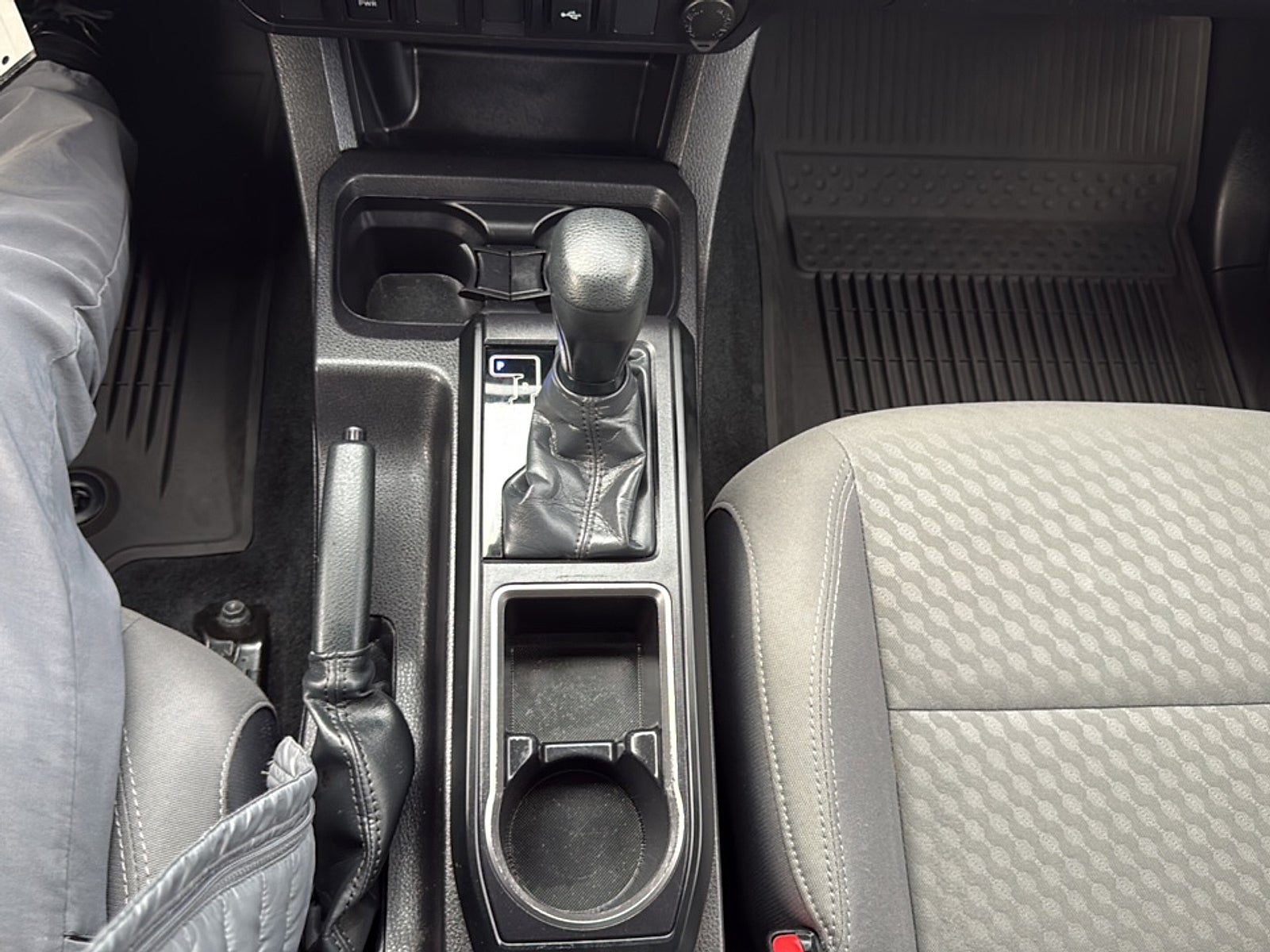 2023 Toyota Tacoma SR V6