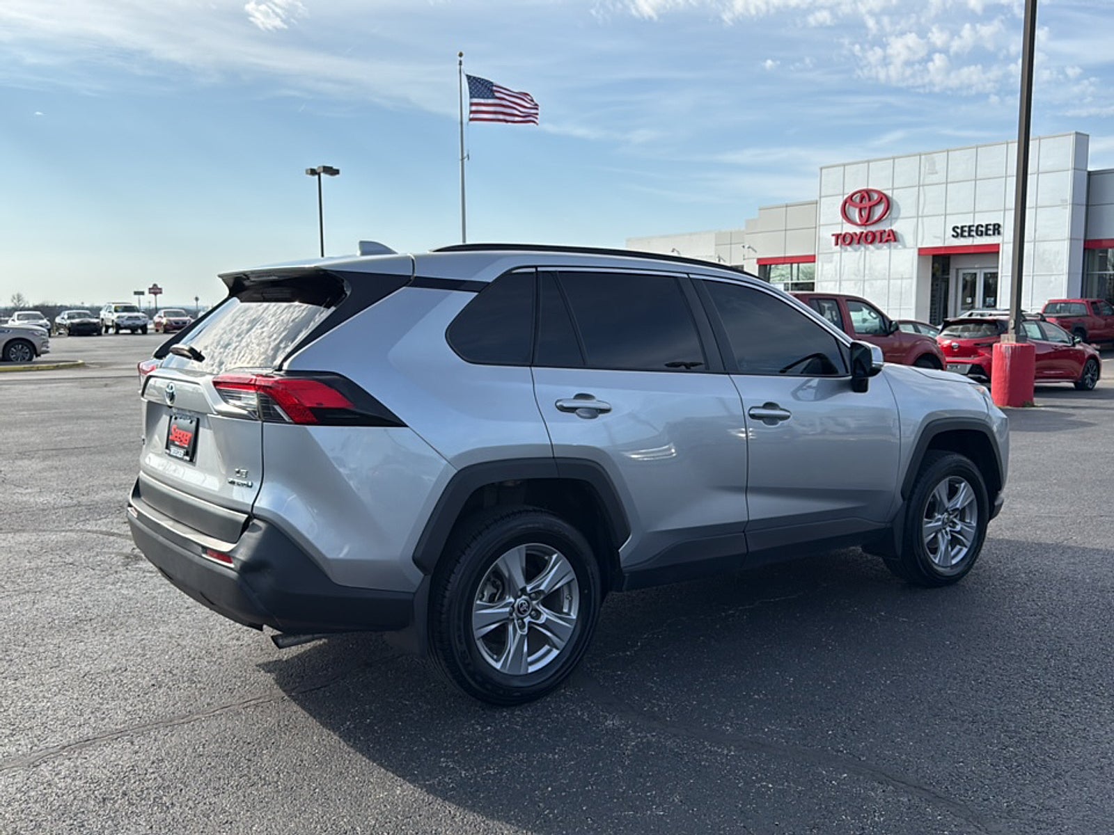 2022 Toyota RAV4 Hybrid LE