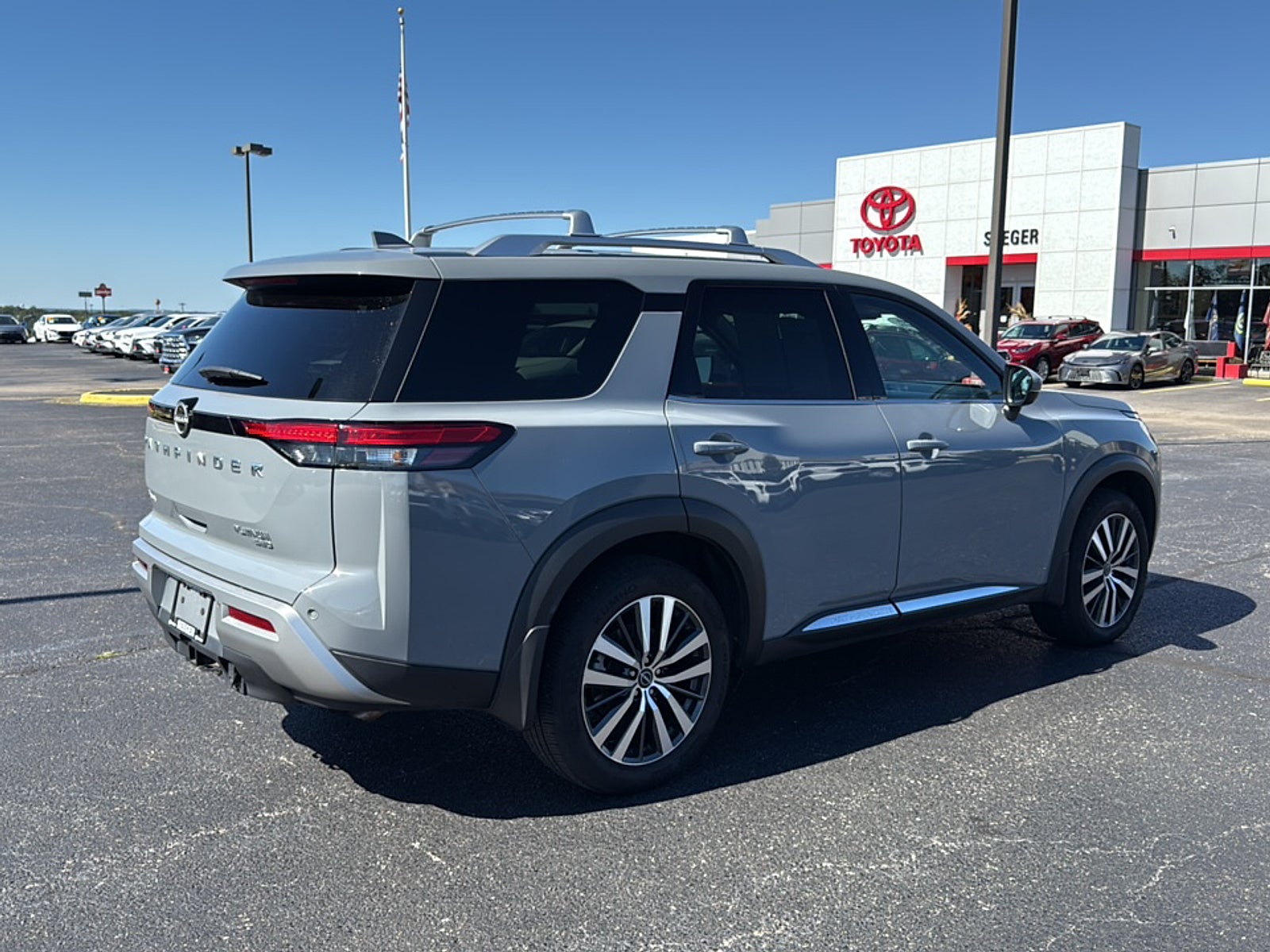 2022 Nissan Pathfinder Platinum