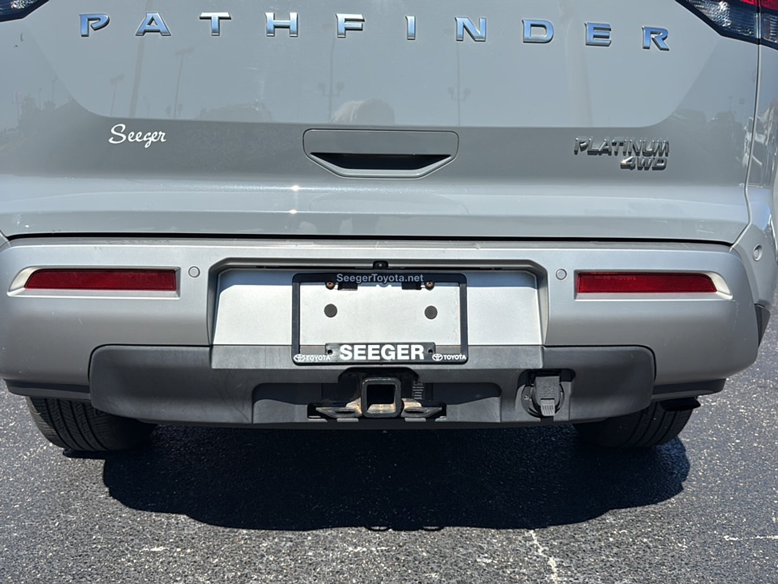 2022 Nissan Pathfinder Platinum