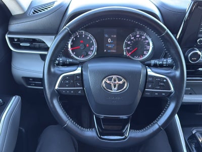 2020 Toyota Highlander LE