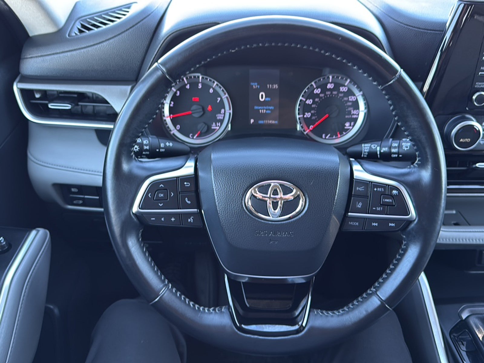 2020 Toyota Highlander LE