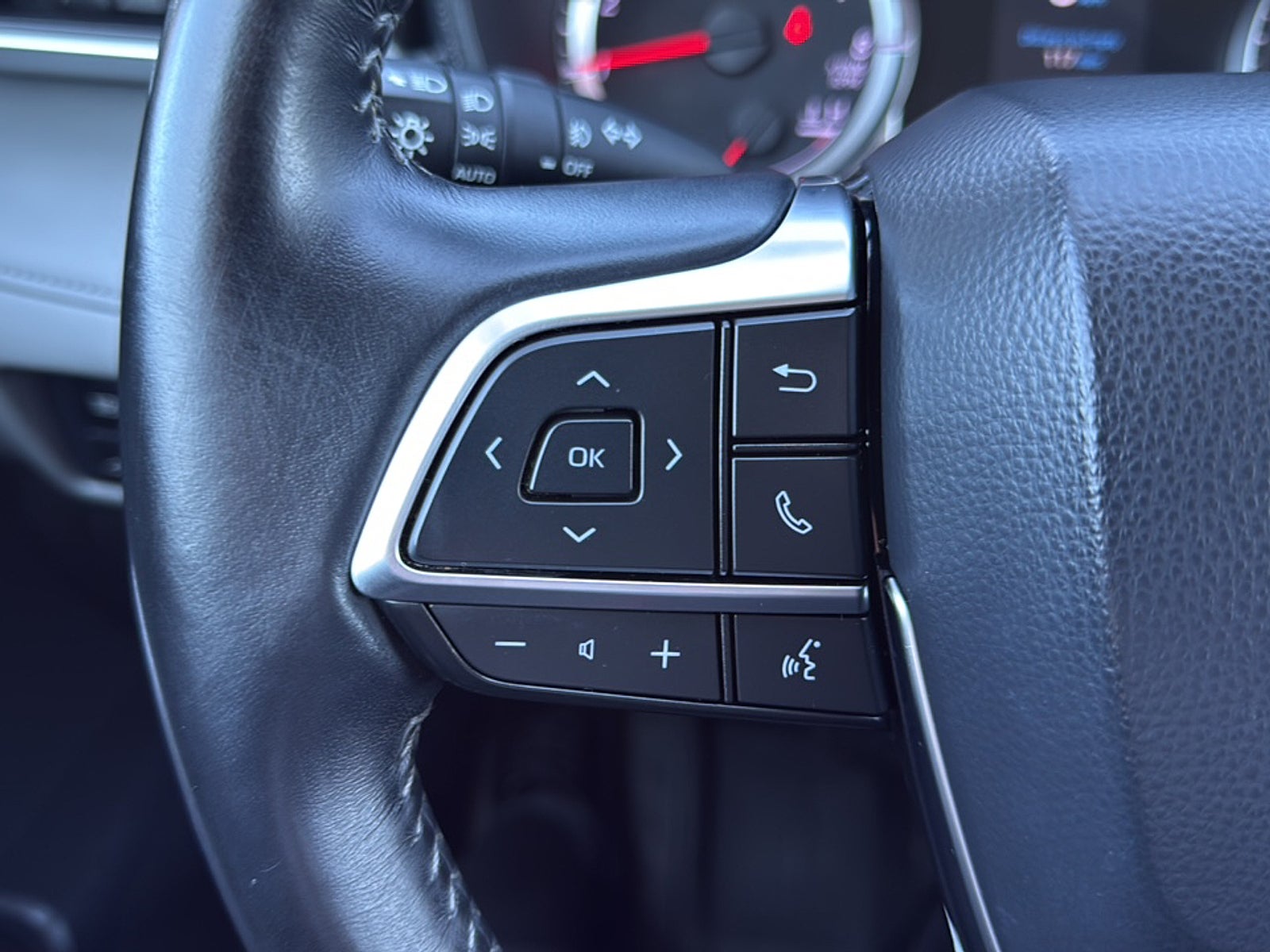 2020 Toyota Highlander LE