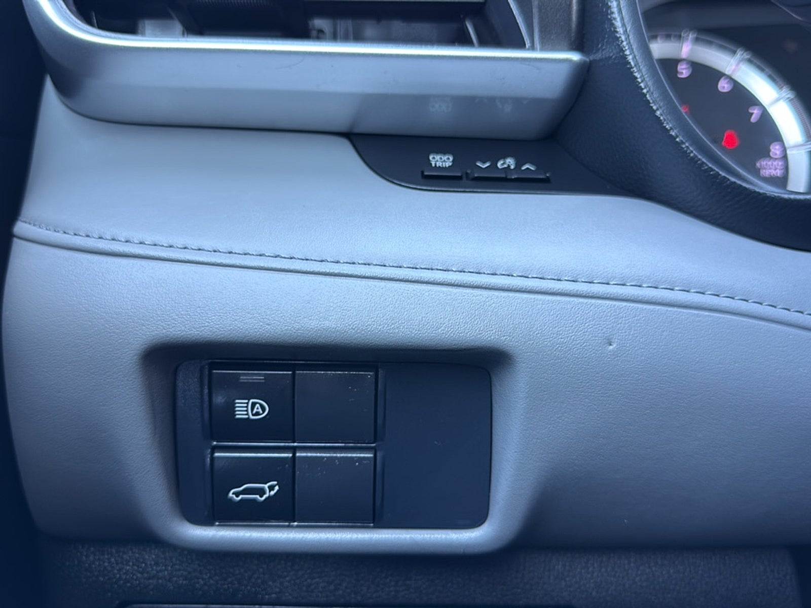 2020 Toyota Highlander LE