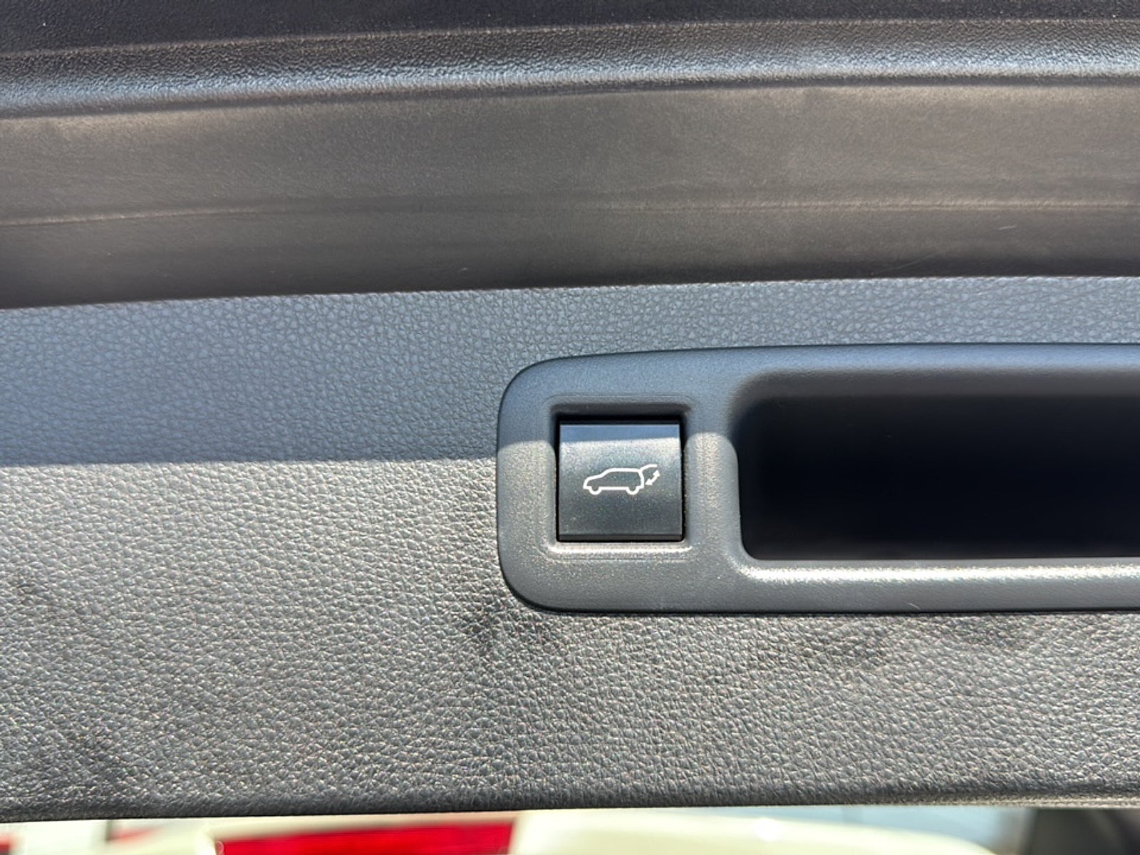 2020 Toyota Highlander LE