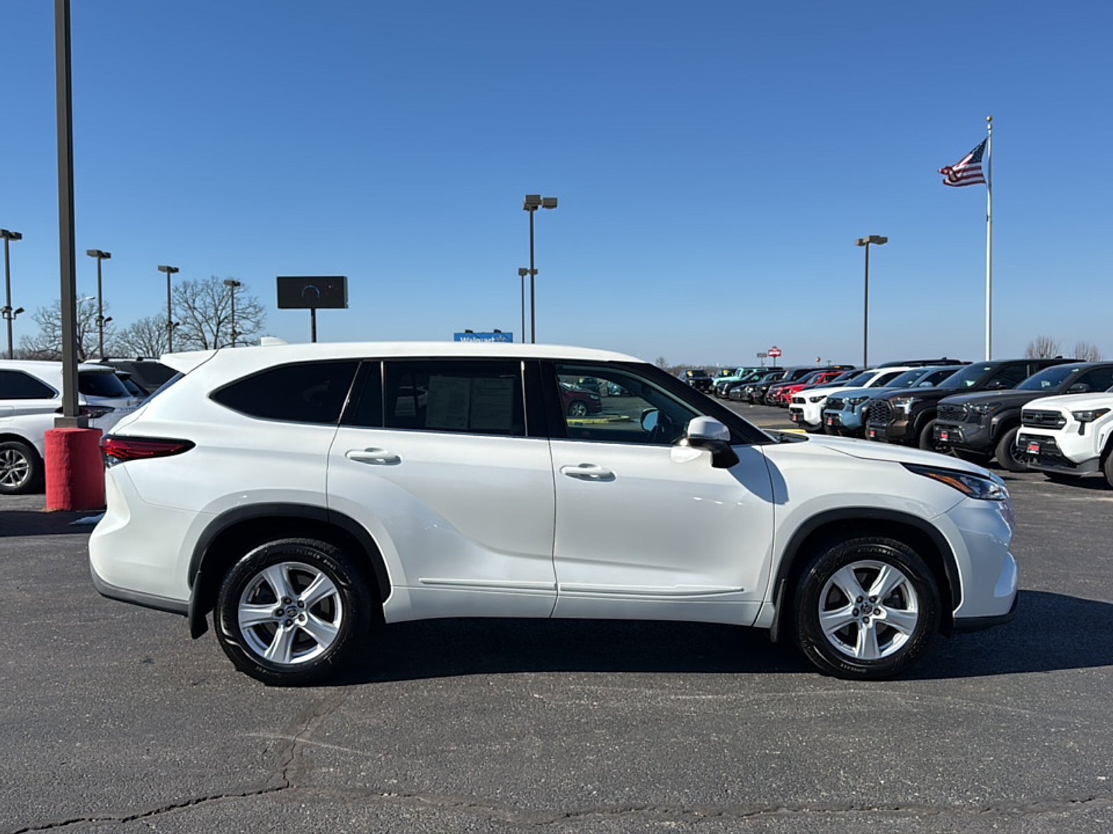 2020 Toyota Highlander LE