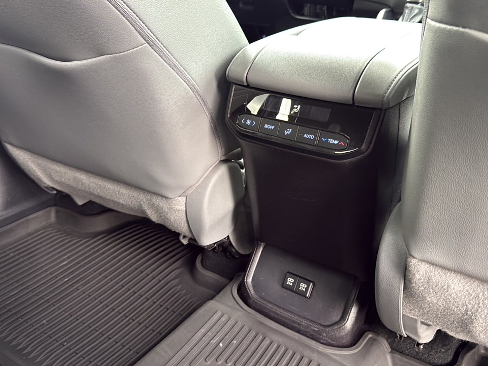 2020 Toyota Highlander Hybrid XLE