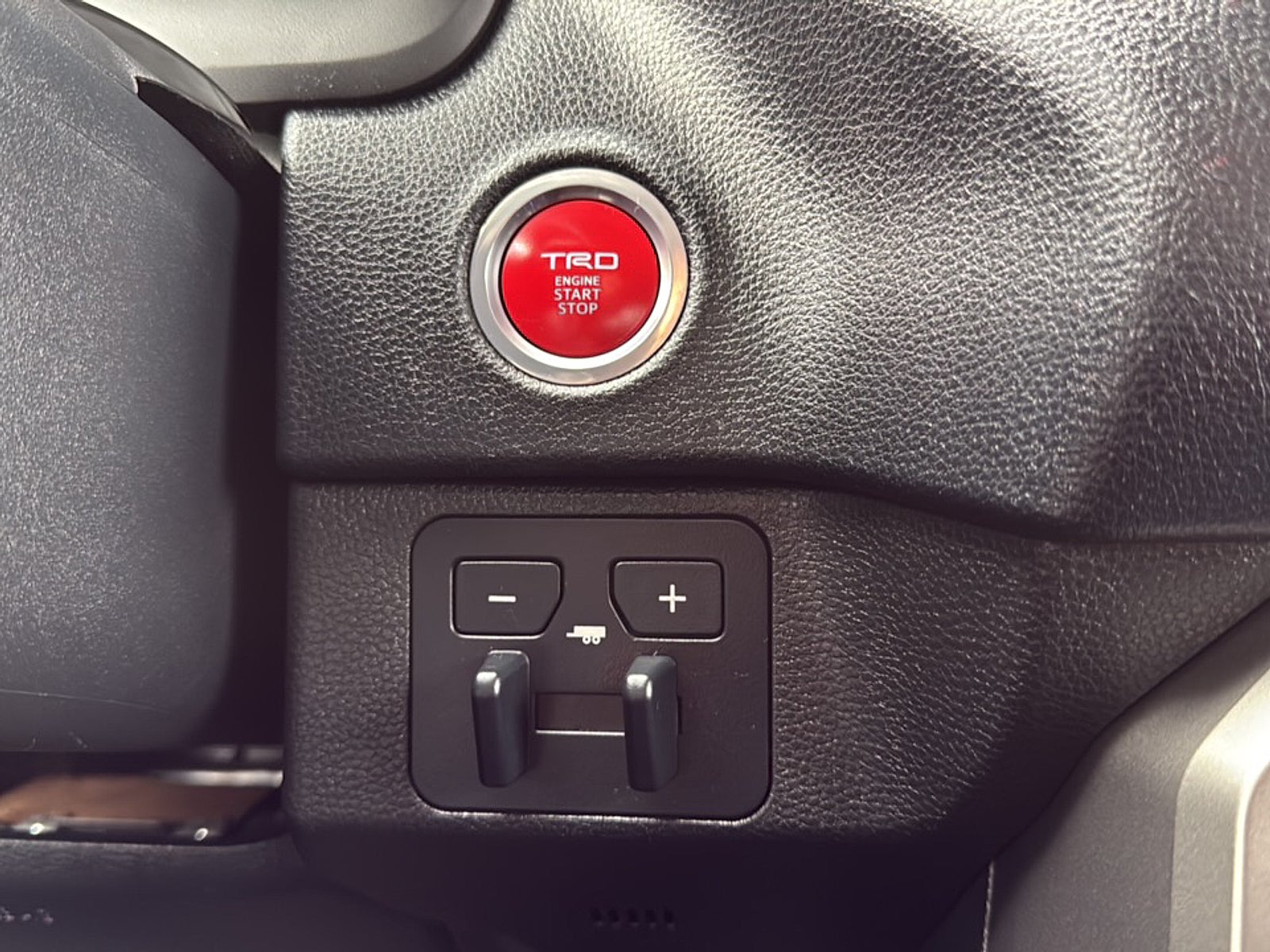 2022 Toyota Tundra 4WD SR5