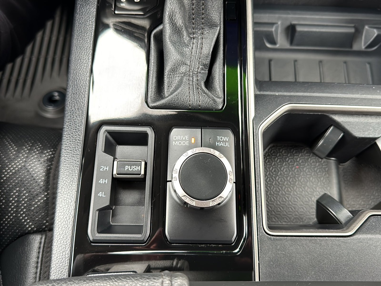 2022 Toyota Tundra 4WD SR5