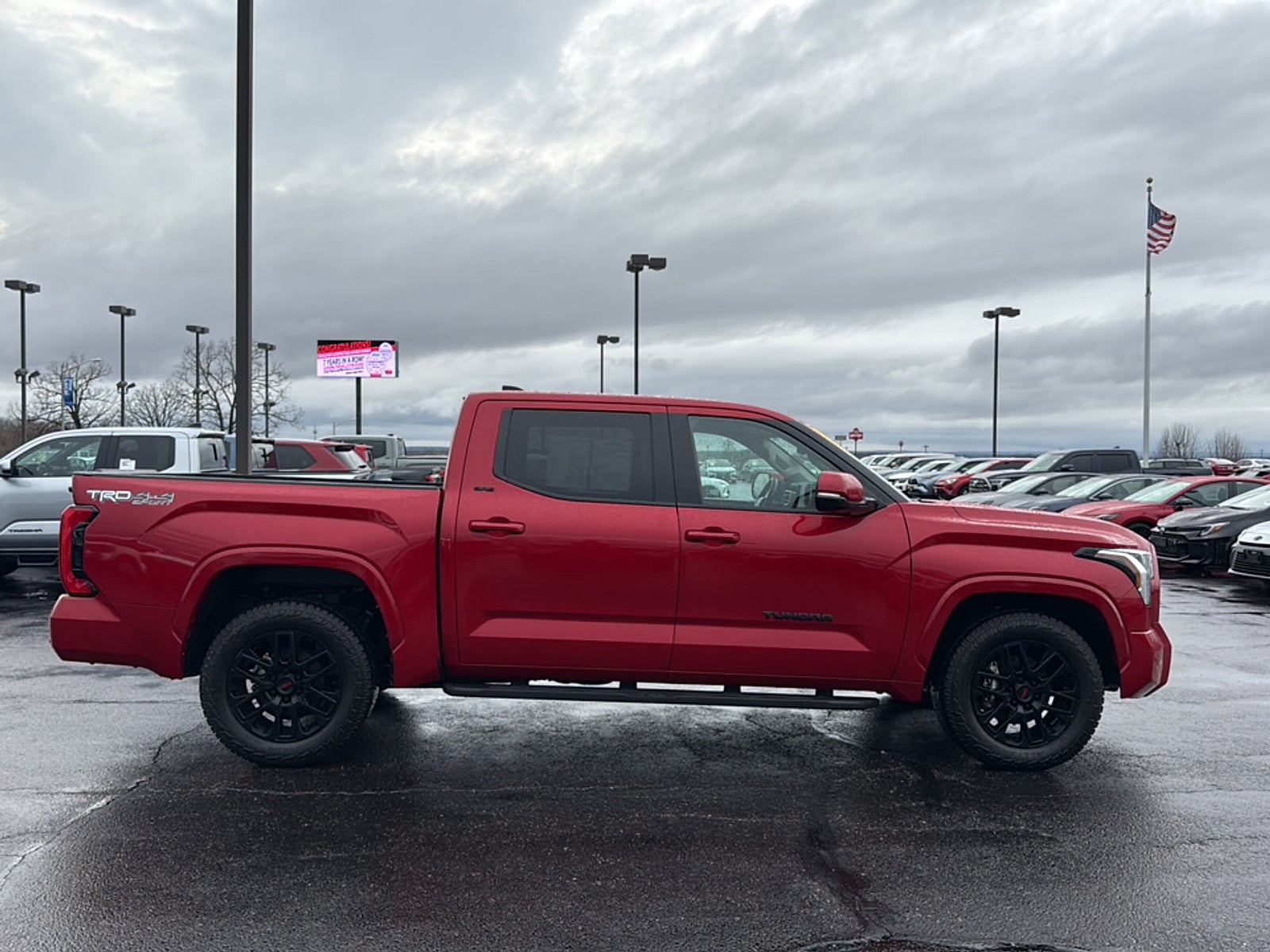2022 Toyota Tundra 4WD SR5