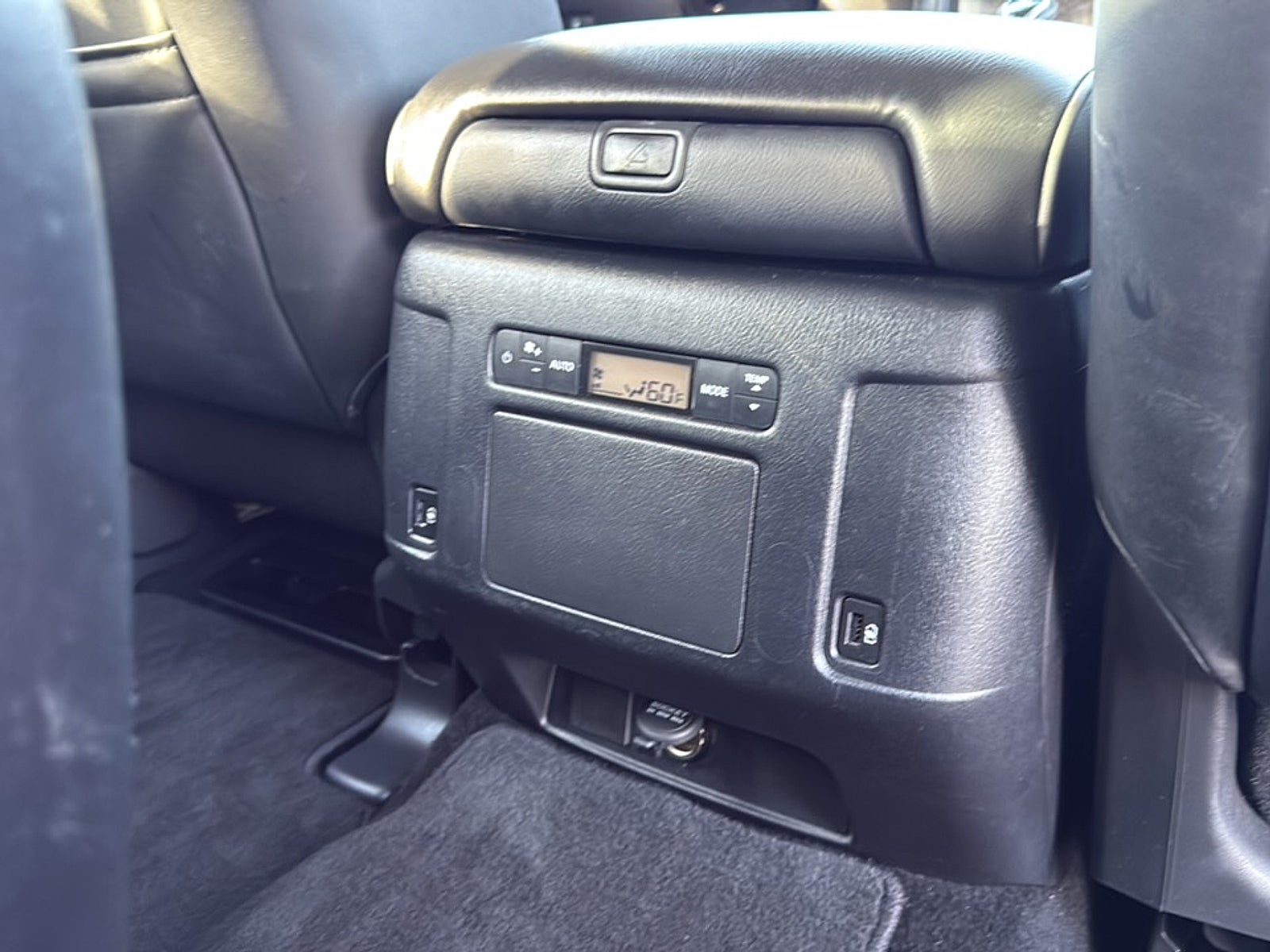 2023 INFINITI QX80 LUXE