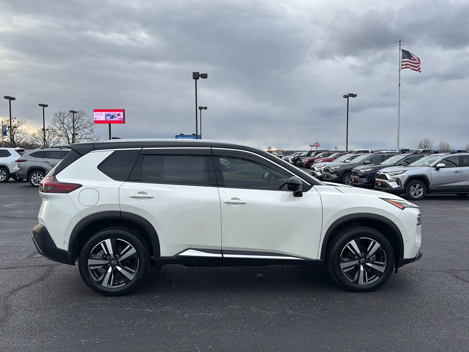 2022 Nissan Rogue SL