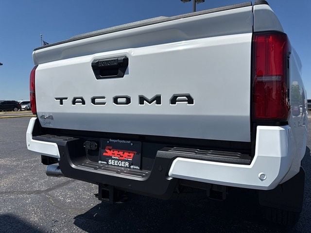 2026 Toyota Tacoma SR5 - Photo 9
