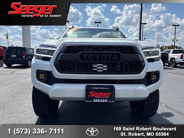 2022 Toyota Tacoma Limited V6