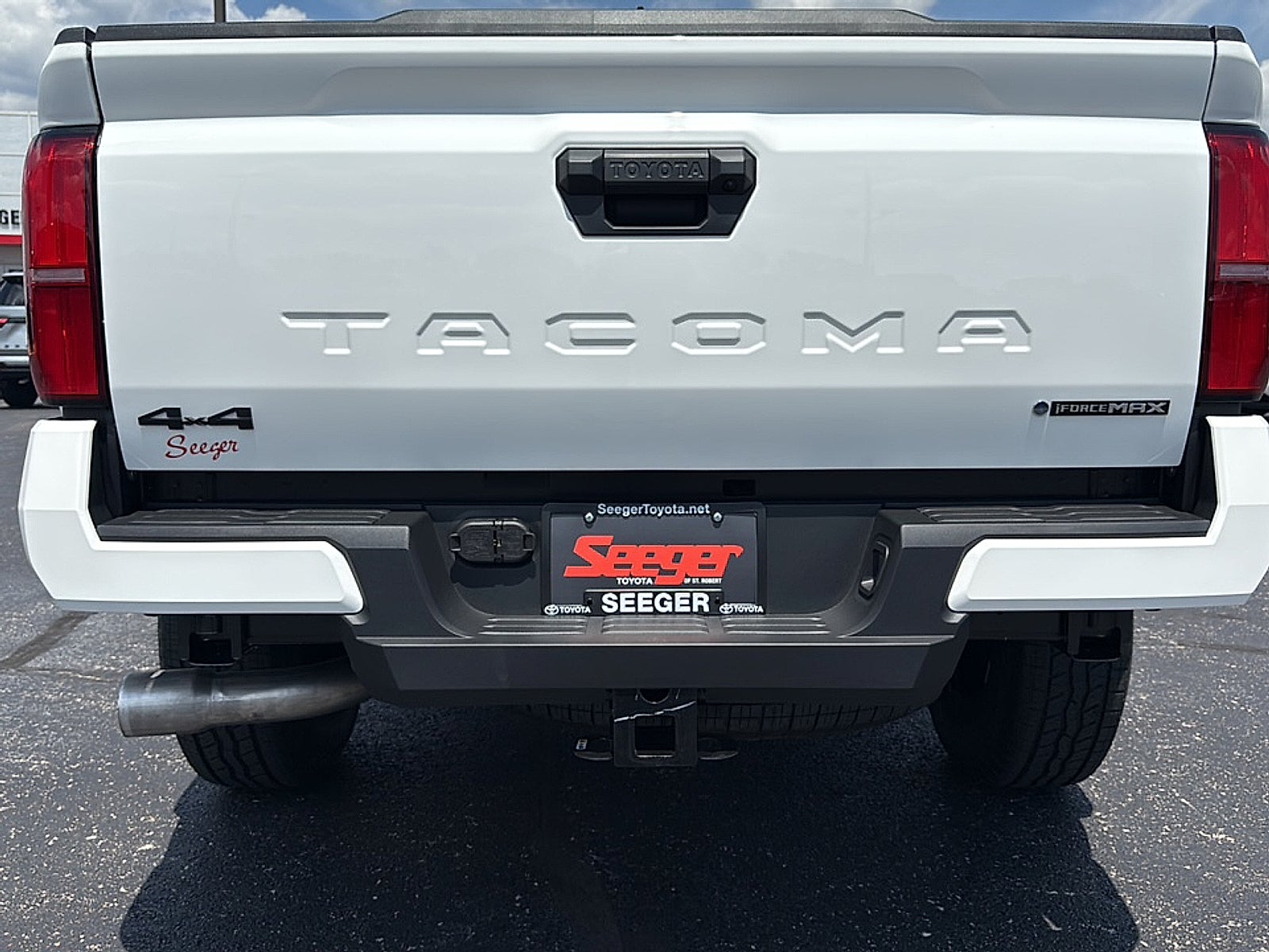 2025 Toyota Tacoma i-FORCE MAX TRD Off-Road i-FORCE MAX