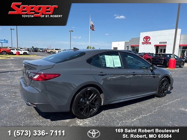 2025 Toyota Camry SE