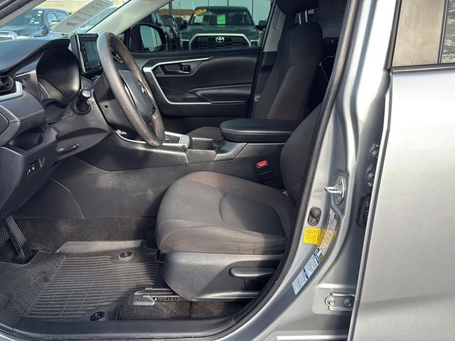 2022 Toyota RAV4 HYBRID LE