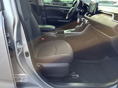 2022 Toyota RAV4 HYBRID LE