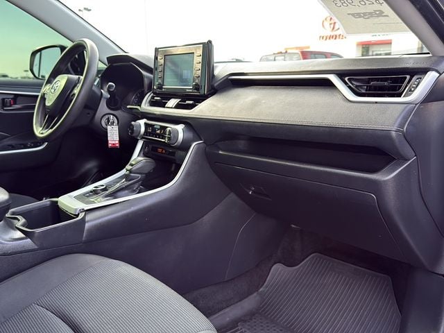 2022 Toyota RAV4 HYBRID LE