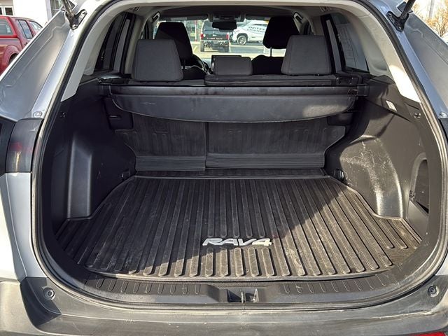 2022 Toyota RAV4 HYBRID LE