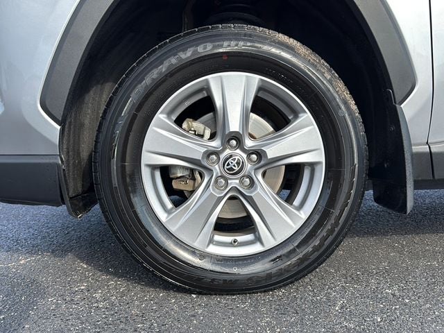 2022 Toyota RAV4 HYBRID LE