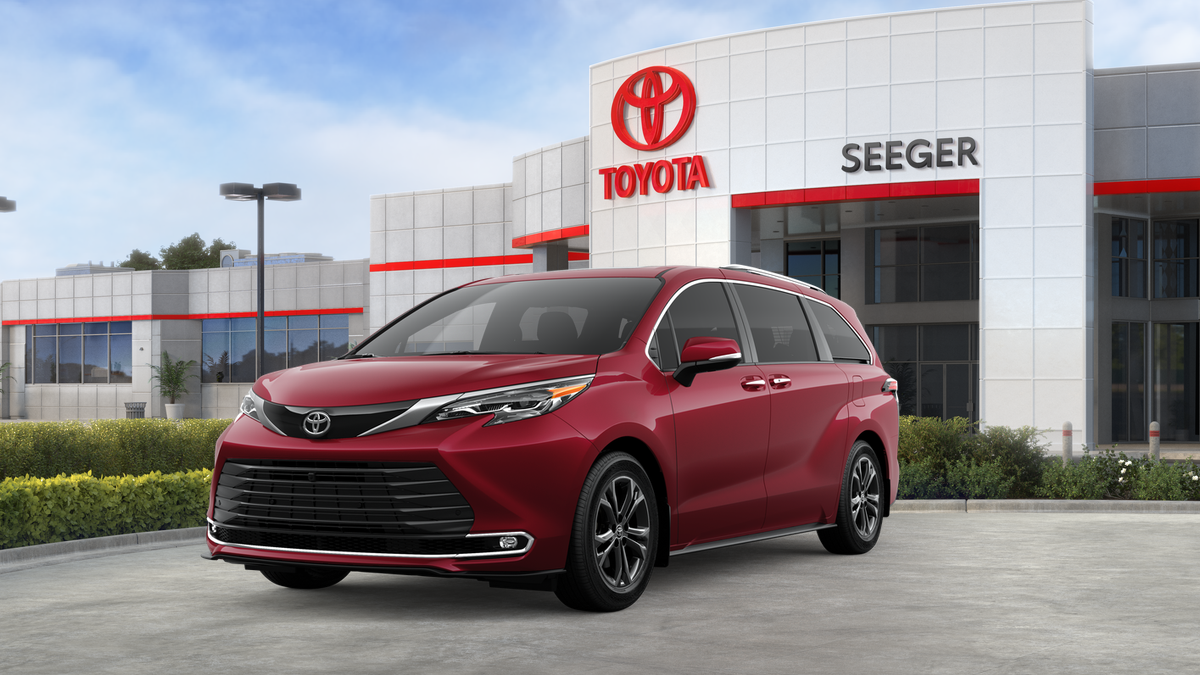 2026 Toyota Sienna Platinum 7-Passenger Hybrid AWD's photo