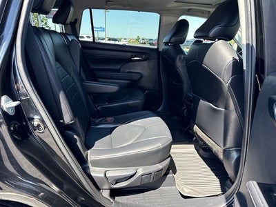 2021 Toyota HIGHLANDER XLE