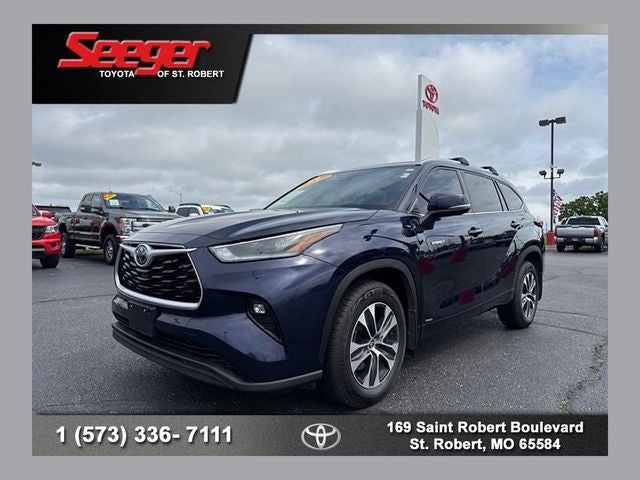 2021 Toyota Highlander XLE Hybrid 4x4's photo