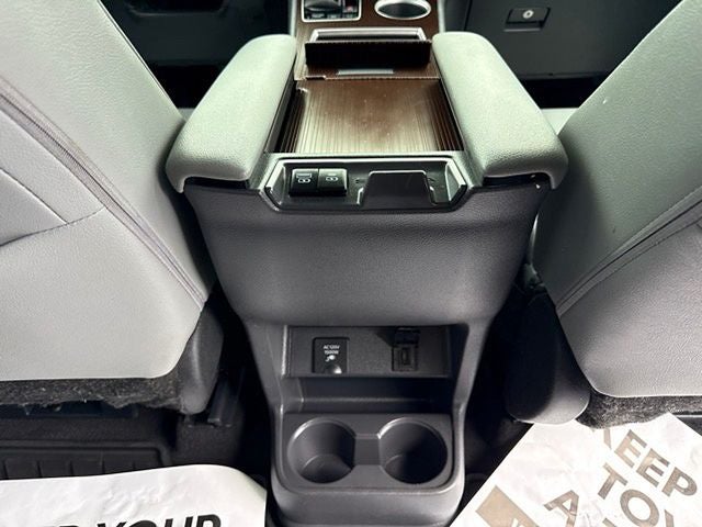 2023 Toyota Sienna XLE 7 Passenger