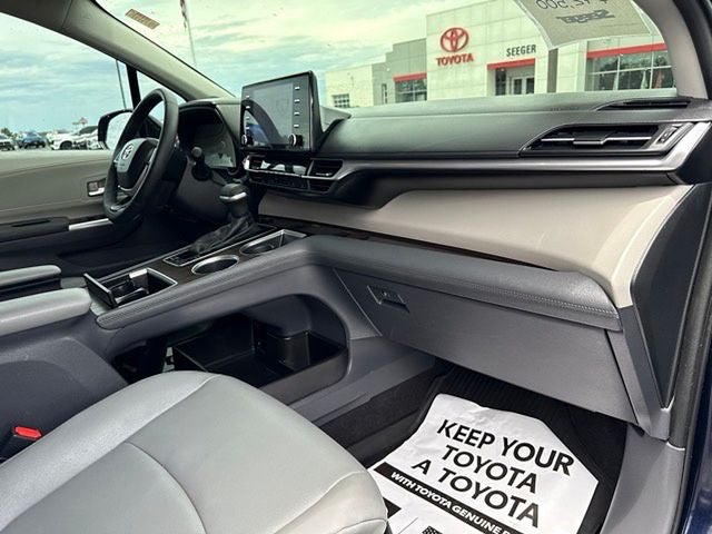 2023 Toyota Sienna XLE 7 Passenger