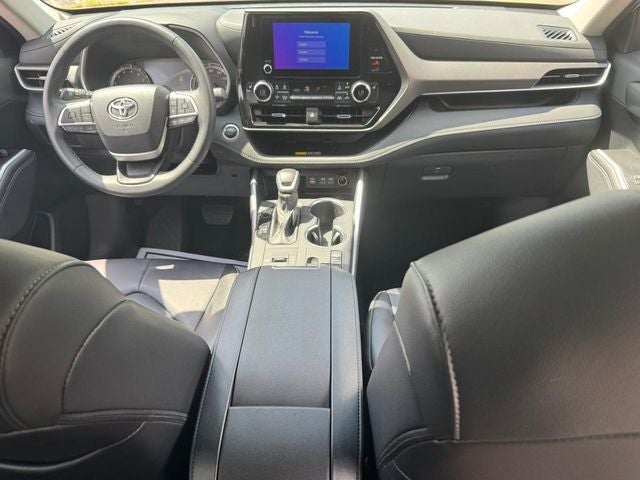 2025 Toyota Highlander XLE