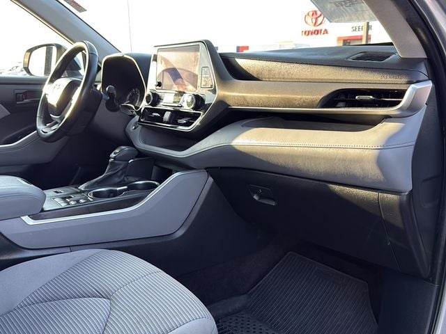 2023 Toyota HIGHLANDER LE