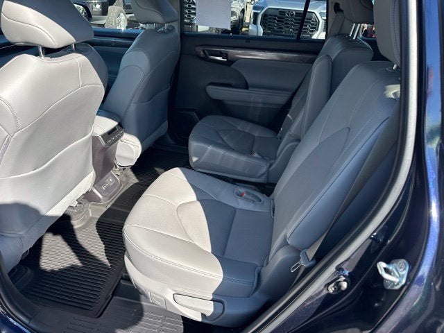 2025 Toyota Highlander Limited