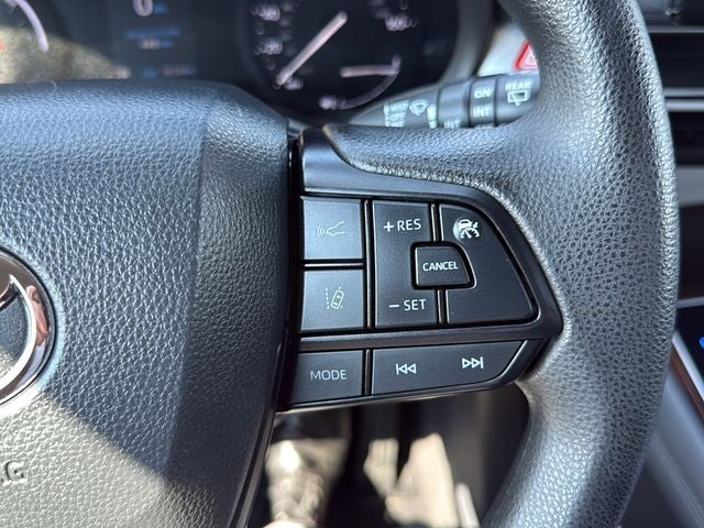 2024 Toyota SIENNA LE LE 8 Passenger