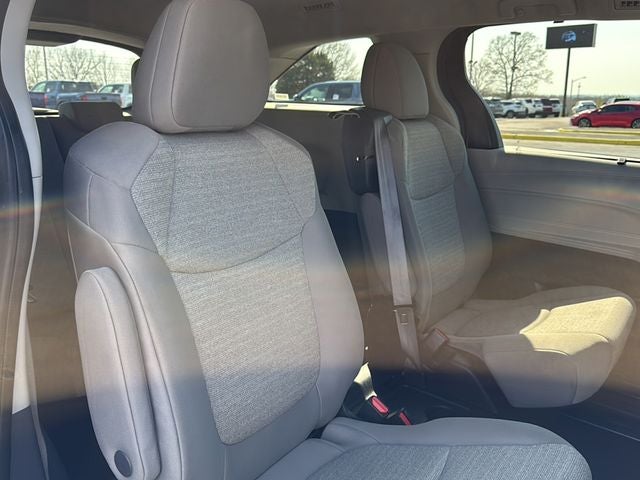 2024 Toyota SIENNA LE LE 8 Passenger