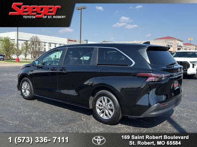 2024 Toyota SIENNA LE LE 8 Passenger