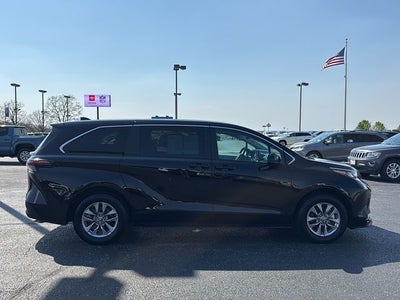 2024 Toyota SIENNA LE LE 8 Passenger