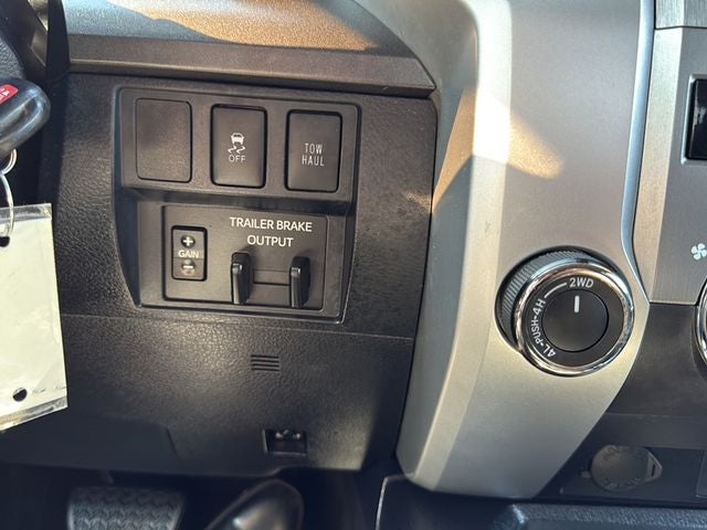 2018 Toyota TUNDRA 4X4 SR5