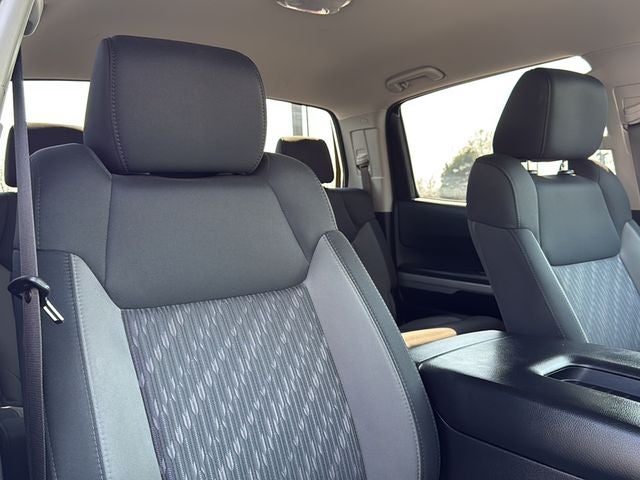 2018 Toyota TUNDRA 4X4 SR5