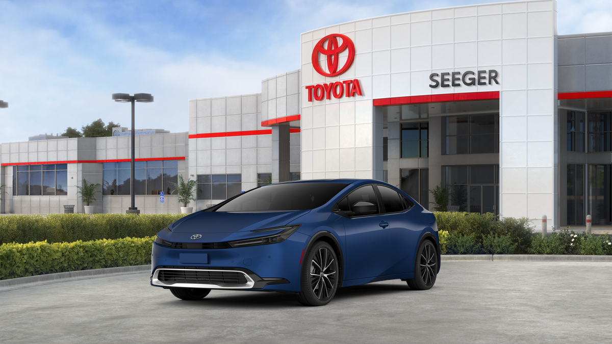 2026 Toyota Prius XLE FWD's photo