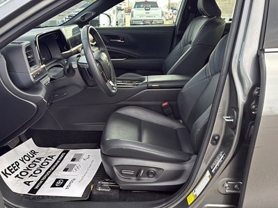 2024 Toyota CROWN Platinum