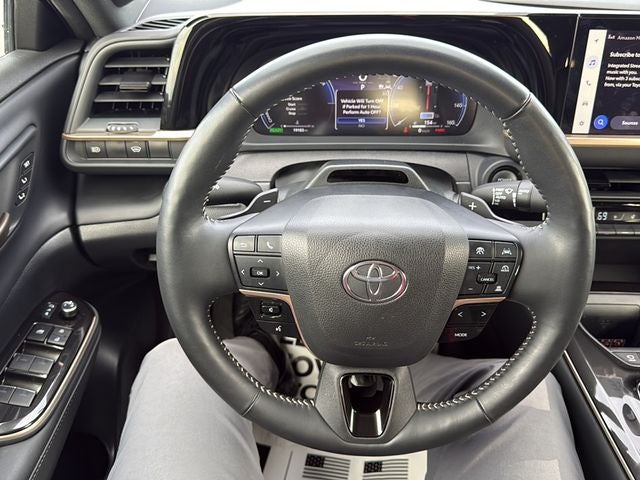 2024 Toyota CROWN Platinum