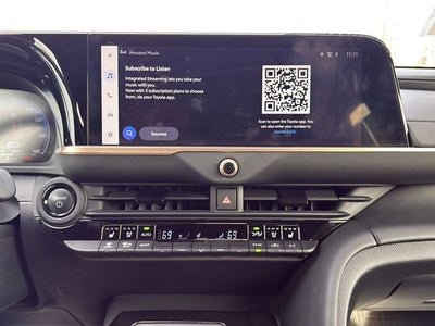 2024 Toyota CROWN Platinum