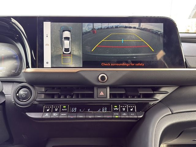 2024 Toyota CROWN Platinum