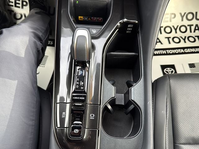 2024 Toyota CROWN Platinum