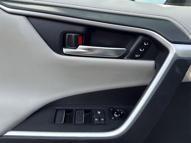 2019 Toyota RAV4 HYBRID Limited